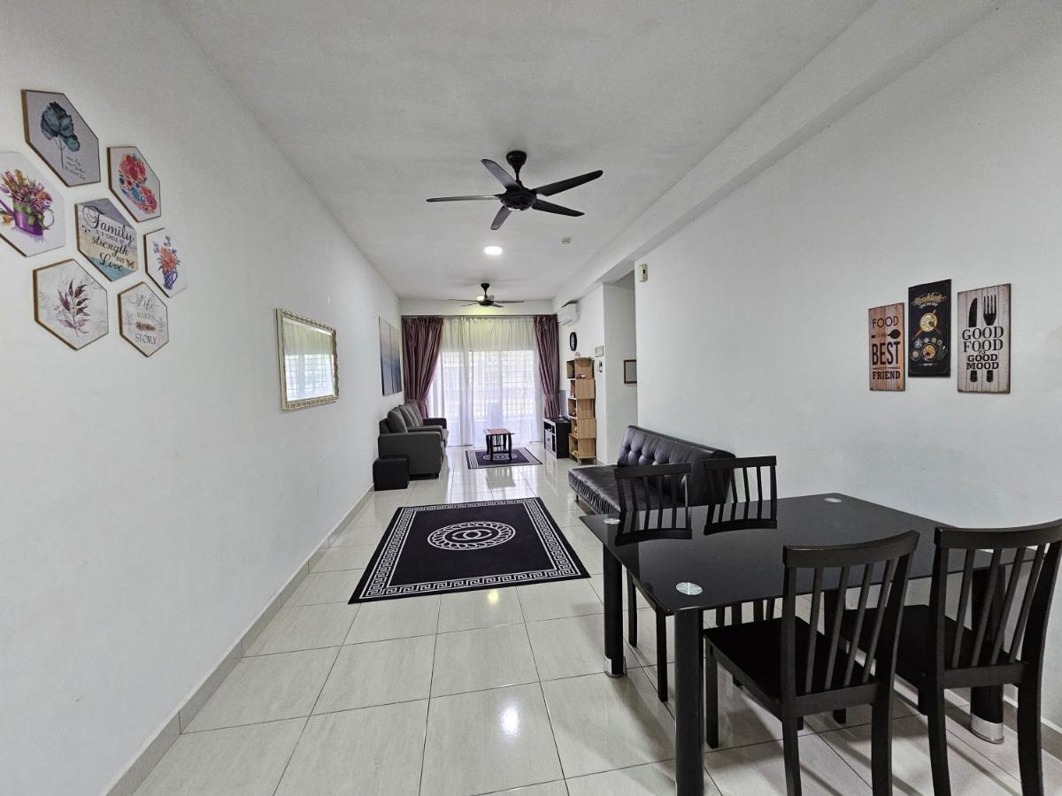 Bsp21 Family Homestay Jenjarum Exterior photo